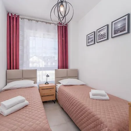 Flamingo 41 By Renters アパート ミエンジズドロイェ